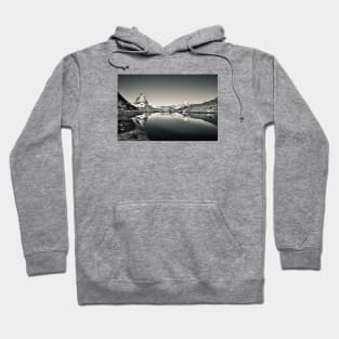 Matterhorn mirroring Swiss Alps bw / Swiss Artwork Photography Hoodie